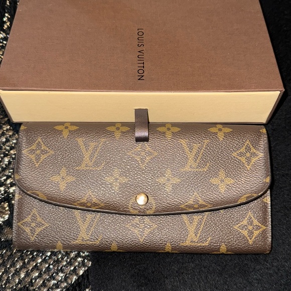 Louis Vuitton Handbags - Women’s or Men’s Louis Vuitton Monogram Wallet with Yellow Guts inside Pristine